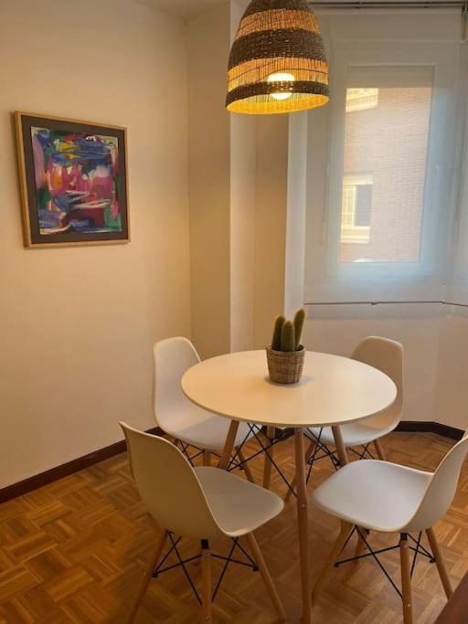 Acogedor Y Soleado Apartamento Recien Amueblado En Gijón Zewnętrze zdjęcie